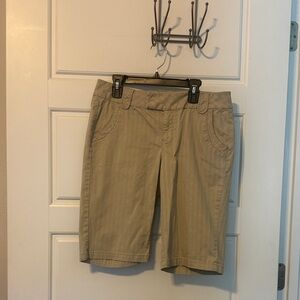 DKNY Women's Beige Bermudas
